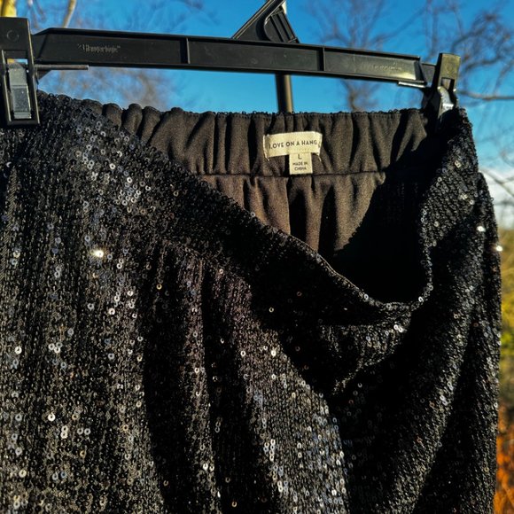Love on the hanger large black sequin skirt - Picture 2 of 3